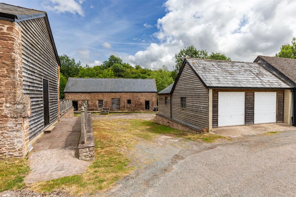 Property photo 3 of 19 Barns.Jpg