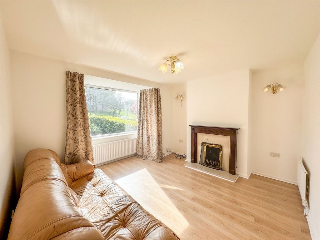 Property photo 2 of 12 Lounge