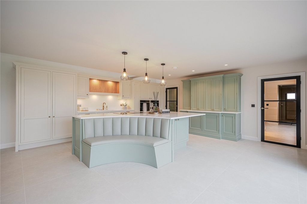 Property photo 2 of 24 Picture 2