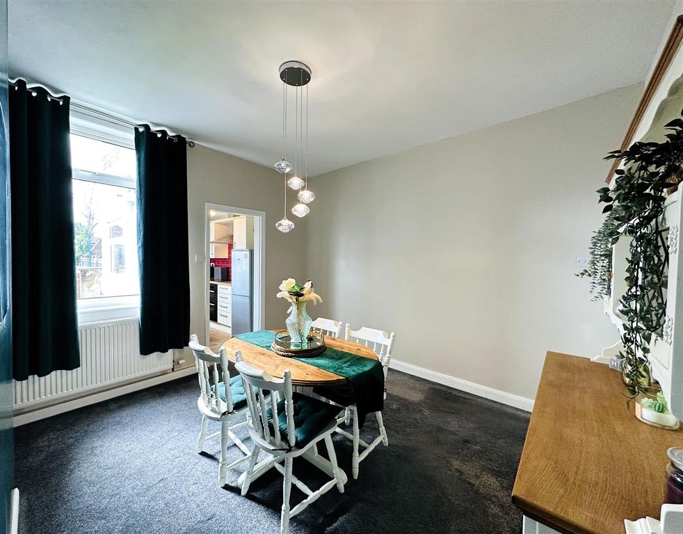 Property photo 3 of 13 Dining Room 1.Jpg