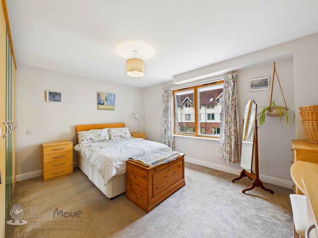 Property photo 3 of 15 Bed A