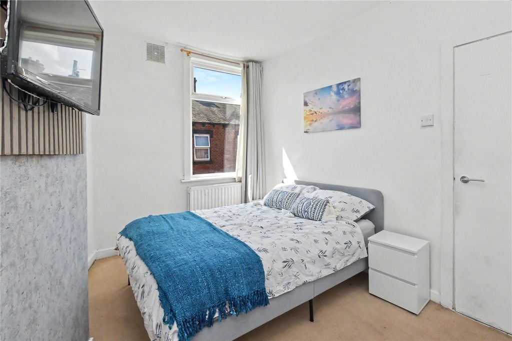 Property photo 2 of 12 Picture No. 06