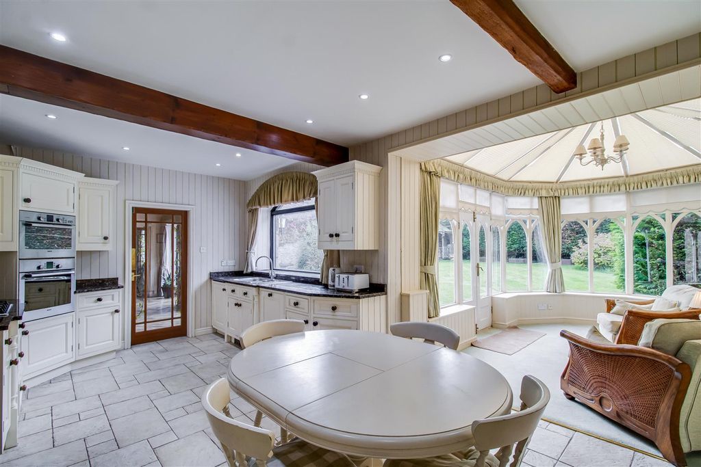 Property photo 3 of 23