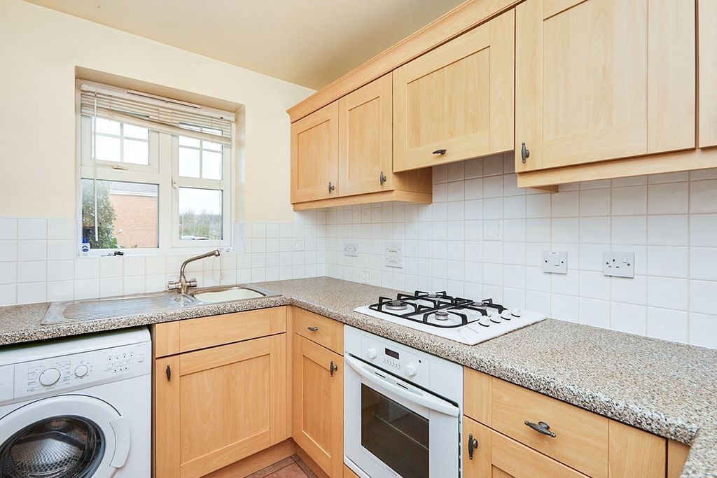 Property photo 2 of 8 Kitchen