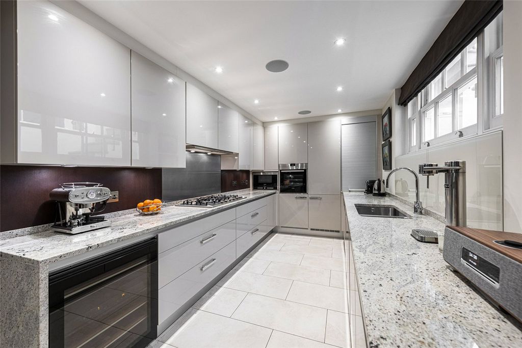 Property photo 3 of 14 Picture No. 09