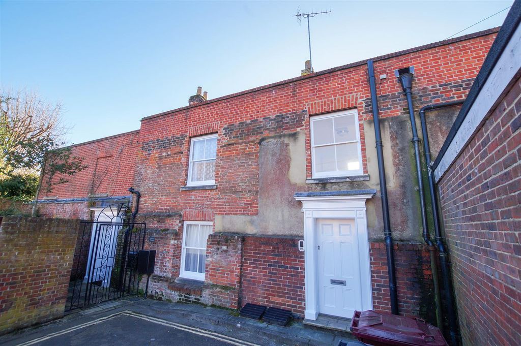 Property photo 1 of 6