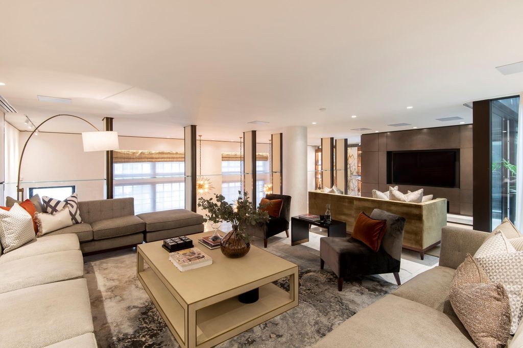 Property photo 3 of 21 Image