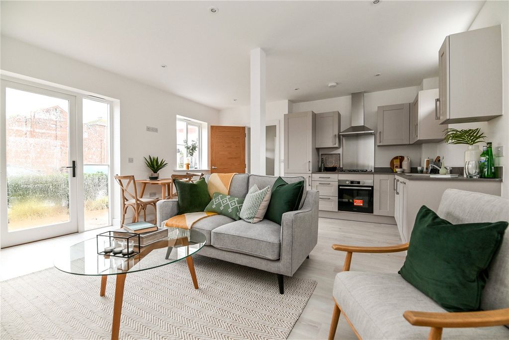 Property photo 2 of 22 Picture No. 73