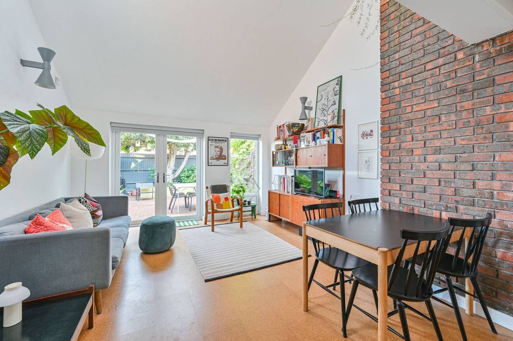 Property photo 2 of 15