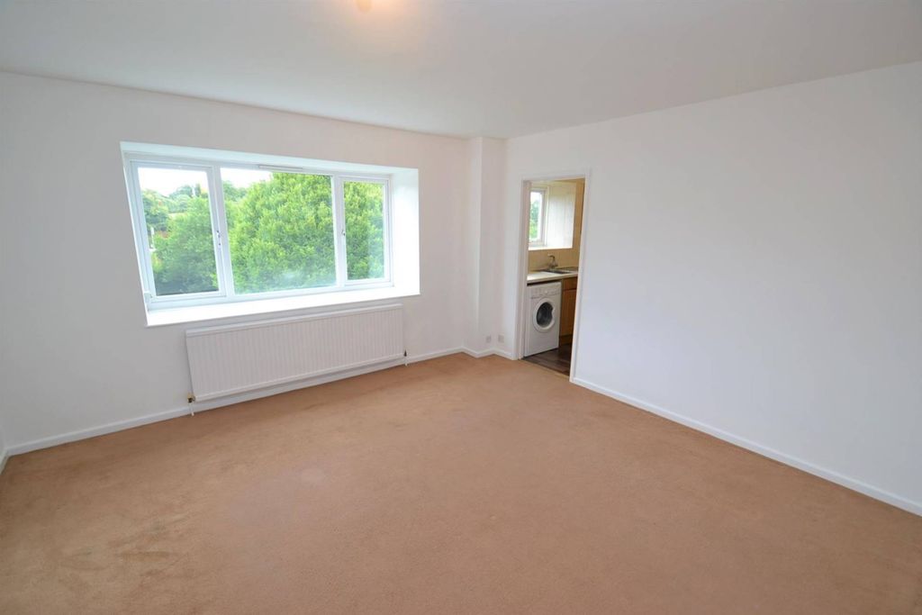 Property photo 2 of 7 Photo