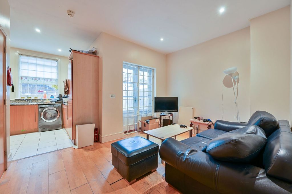 Property photo 3 of 9