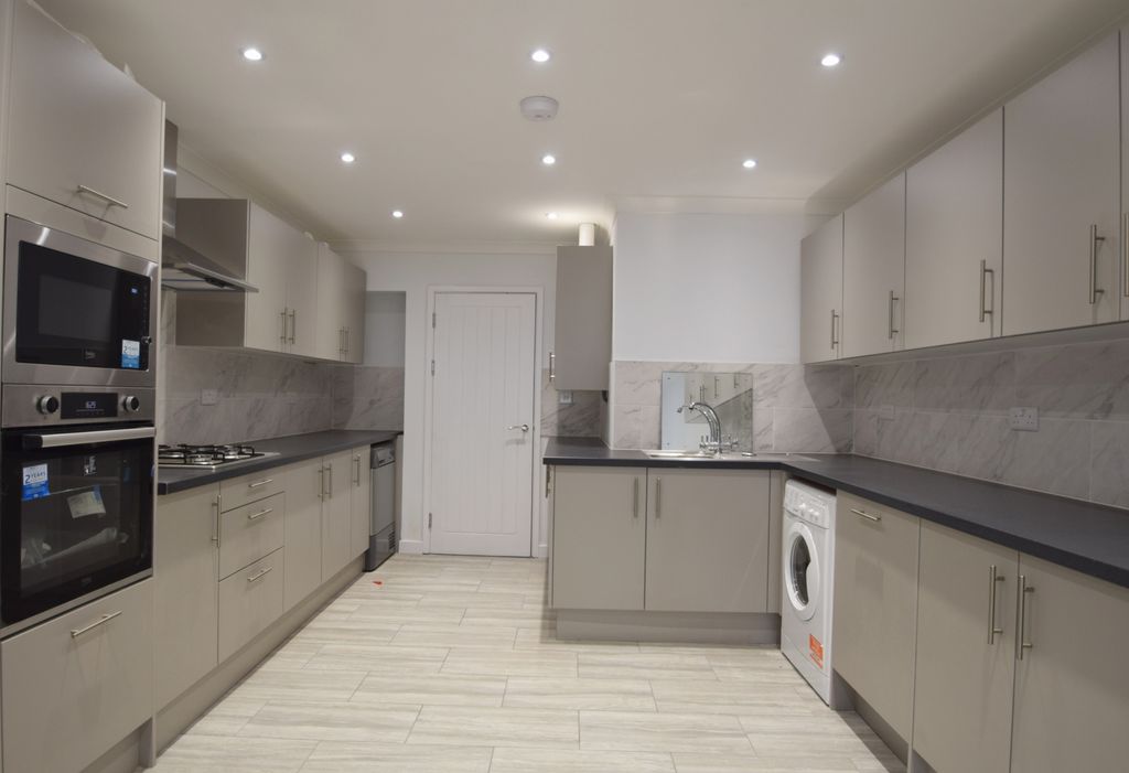 Property photo 3 of 16 Photo 3