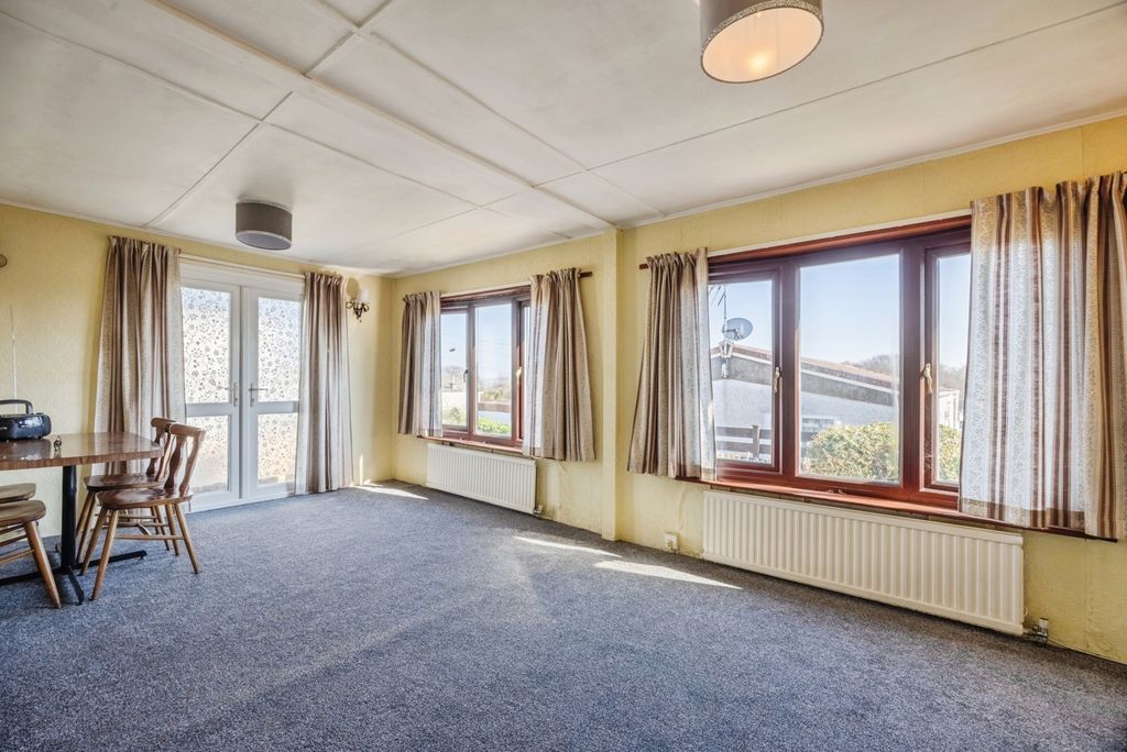 Property photo 2 of 21 Pbox-Img.Jpg