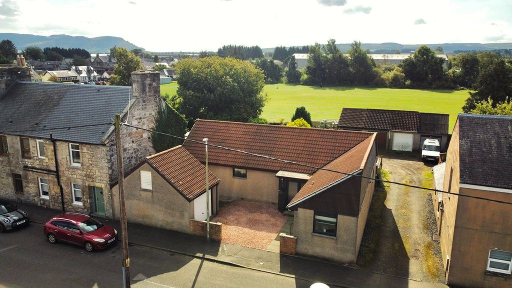 Property photo 1 of 25