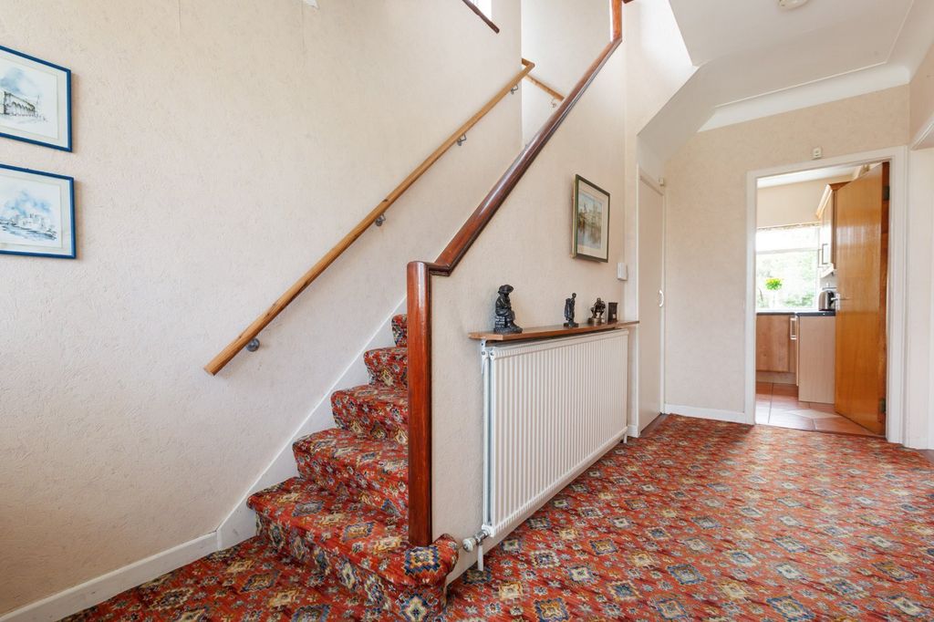 Property photo 2 of 21 Picture No. 23