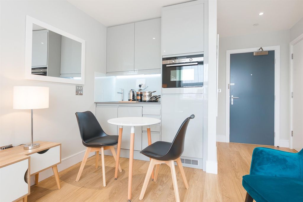 Property photo 1 of 5