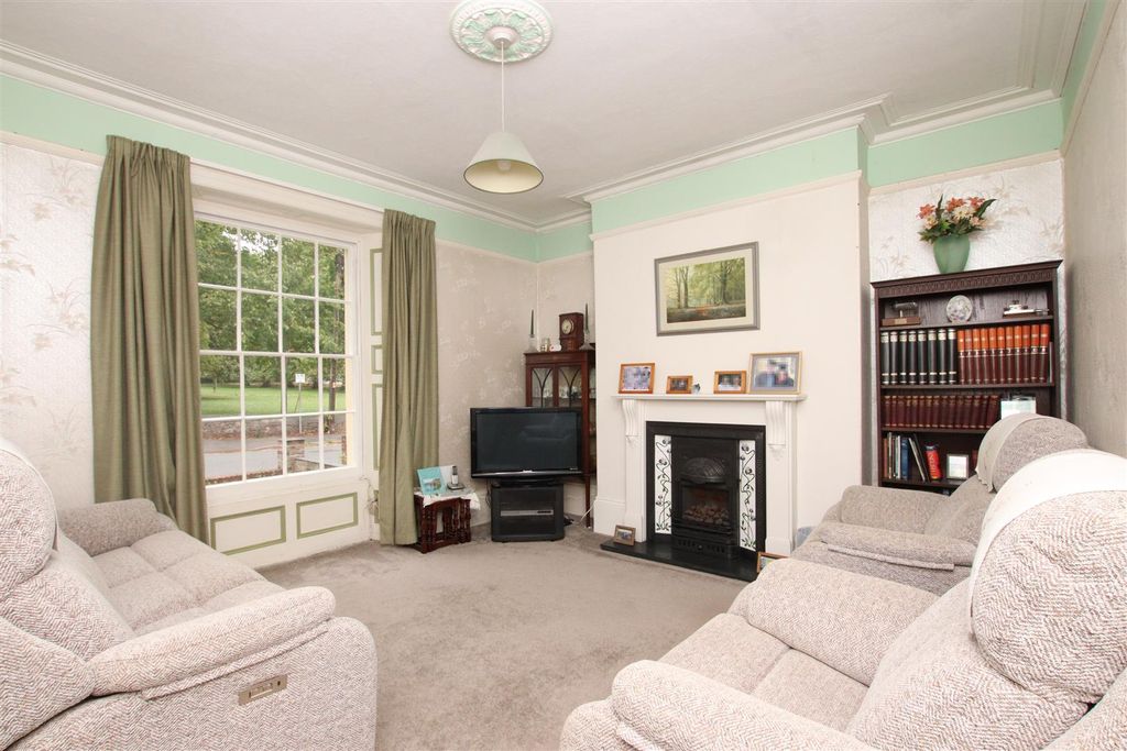 Property photo 2 of 18 Living Room.Jpg