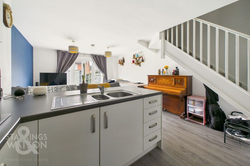 Property photo 3 of 19