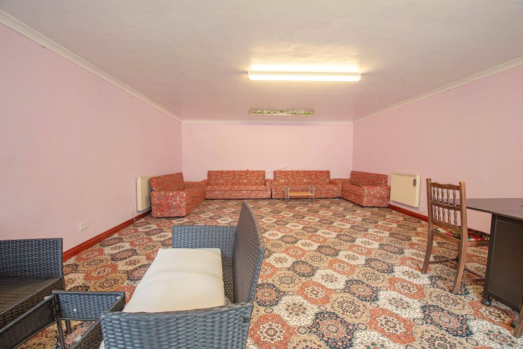 Property photo 3 of 32 Picture No. 04