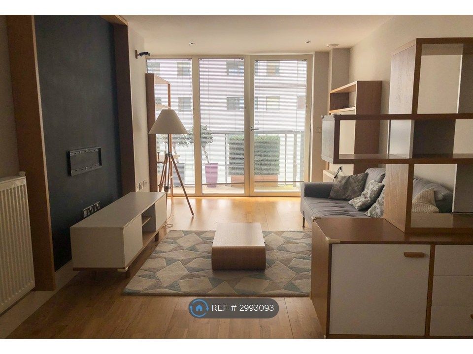 Property photo 3 of 12 Lounge