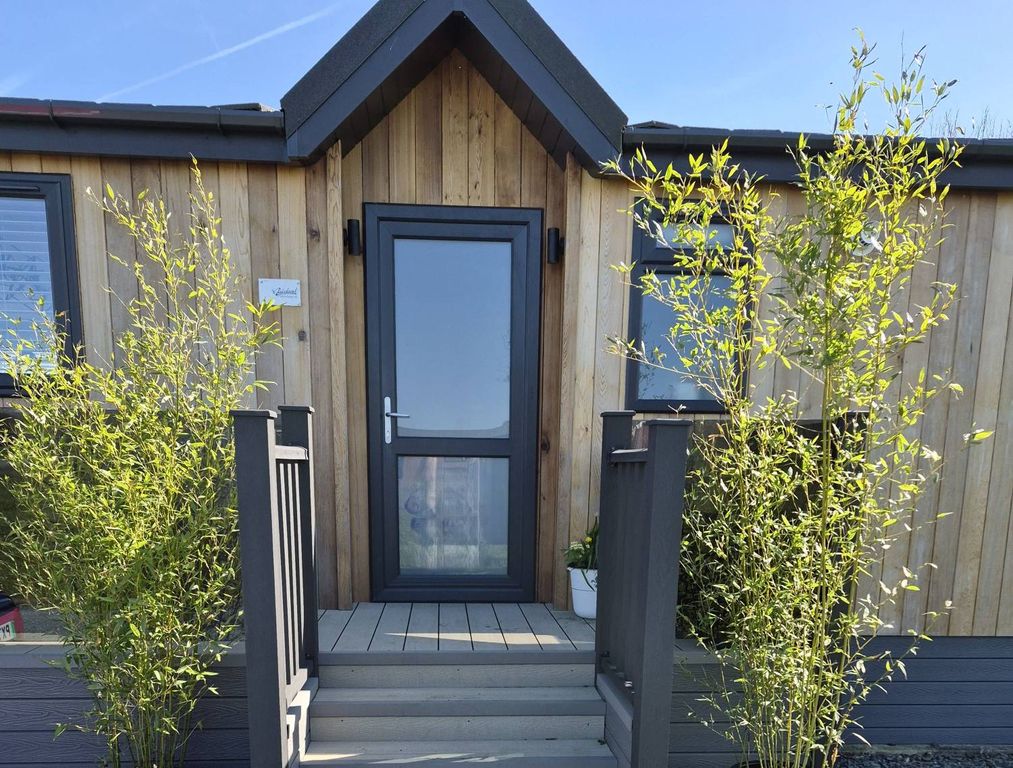 Property photo 2 of 38