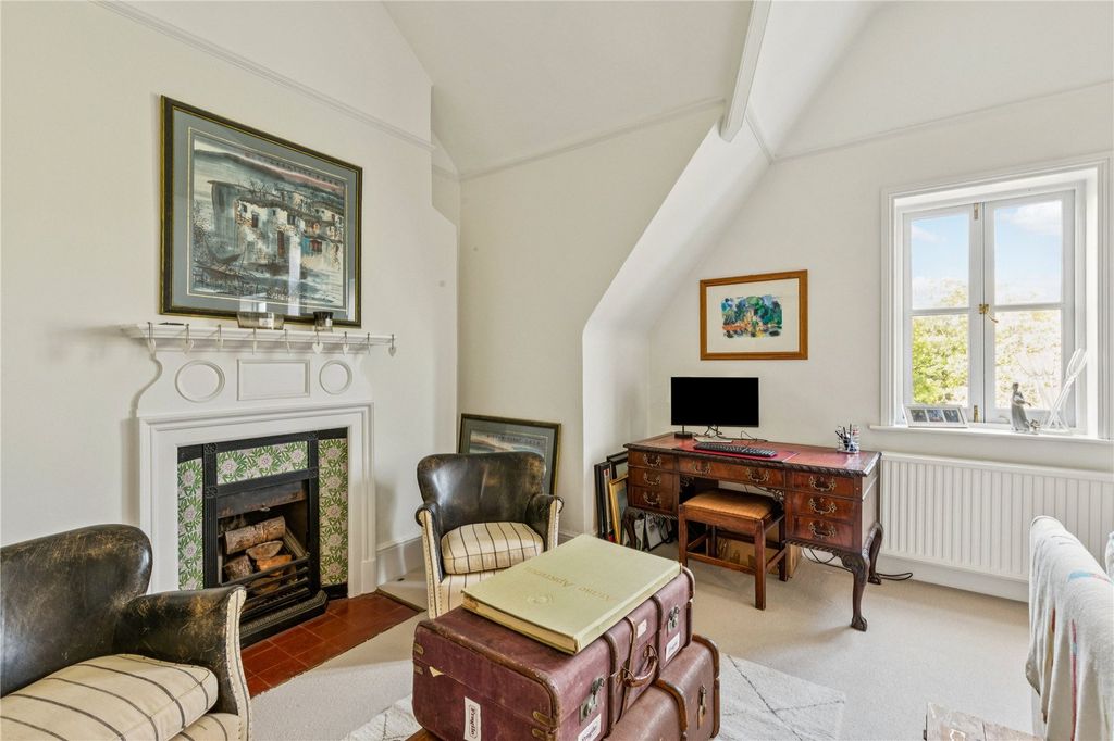 Property photo 3 of 16 Picture No. 12