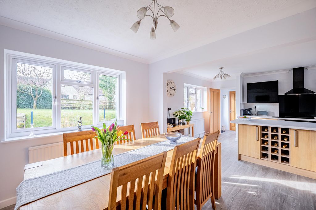 Property photo 3 of 30 Image