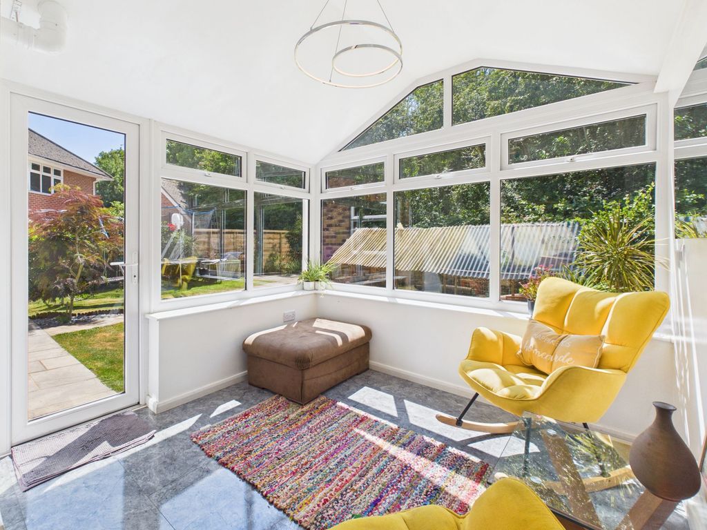 Property photo 3 of 27 Sunroom