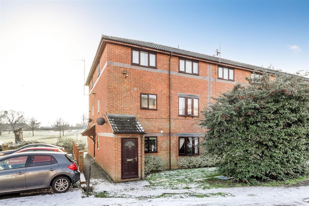 Property photo 1 of 9 Front