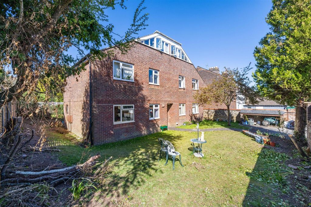 Property photo 1 of 4 Front