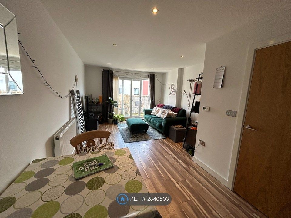 Property photo 2 of 15 Lounge