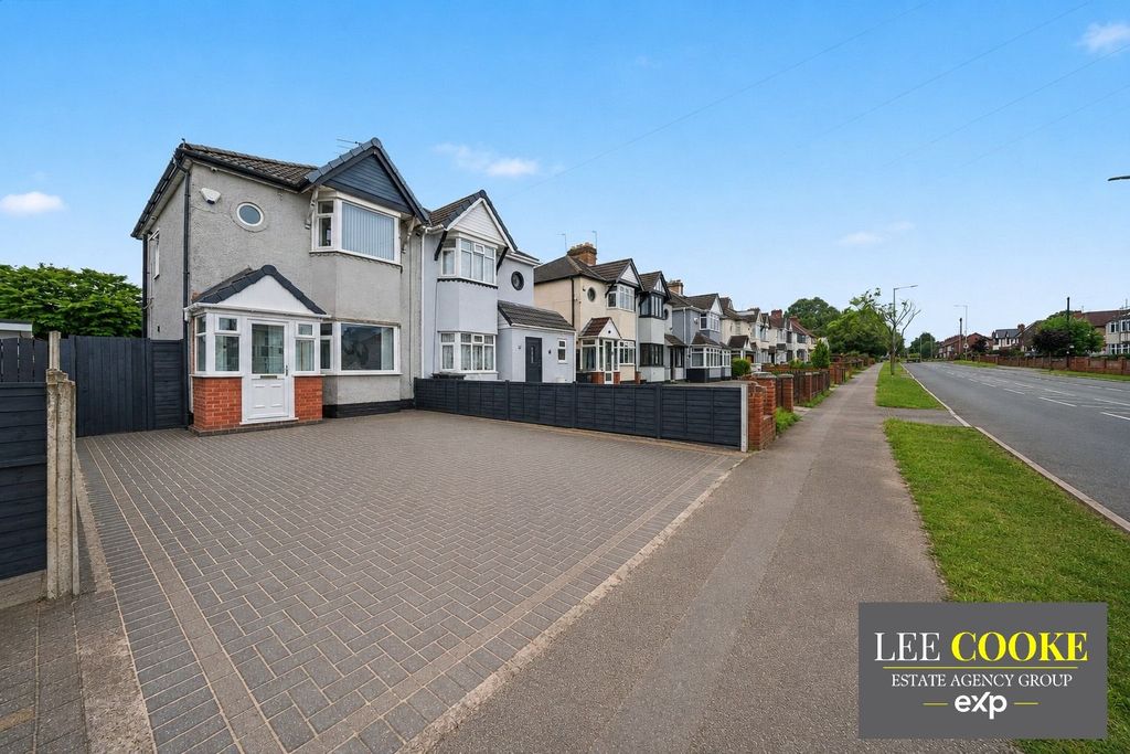 Property photo 1 of 32