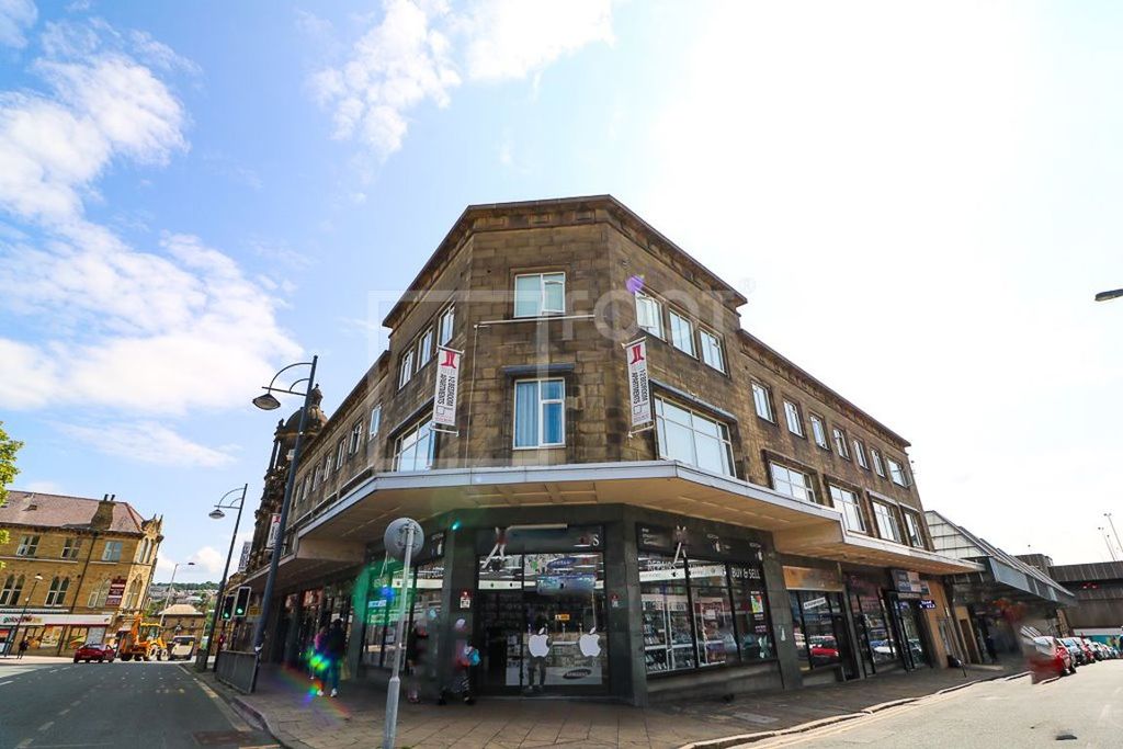 Property photo 2 of 23