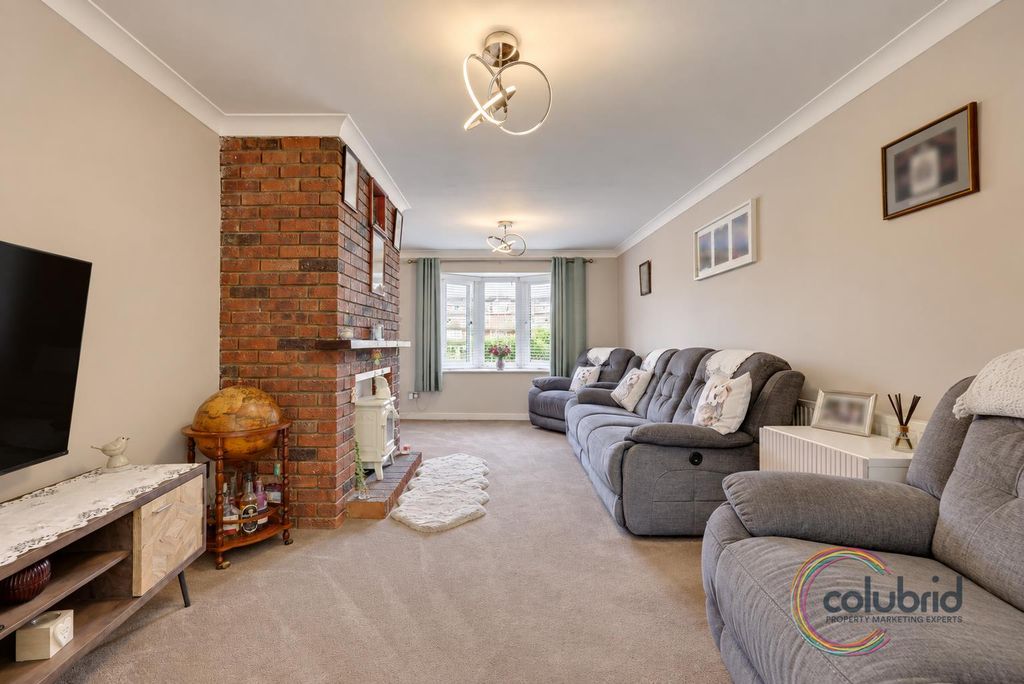 Property photo 2 of 19