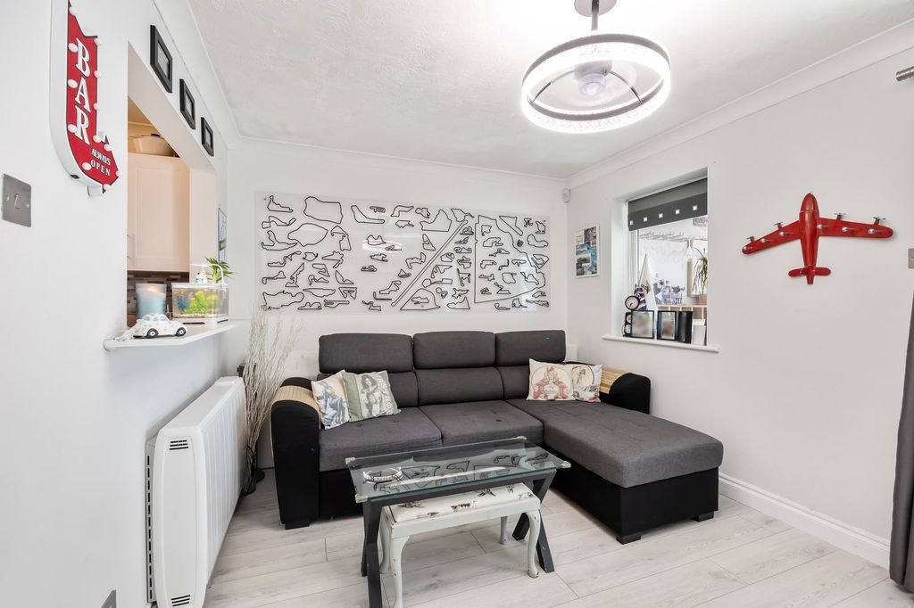 Property photo 2 of 22