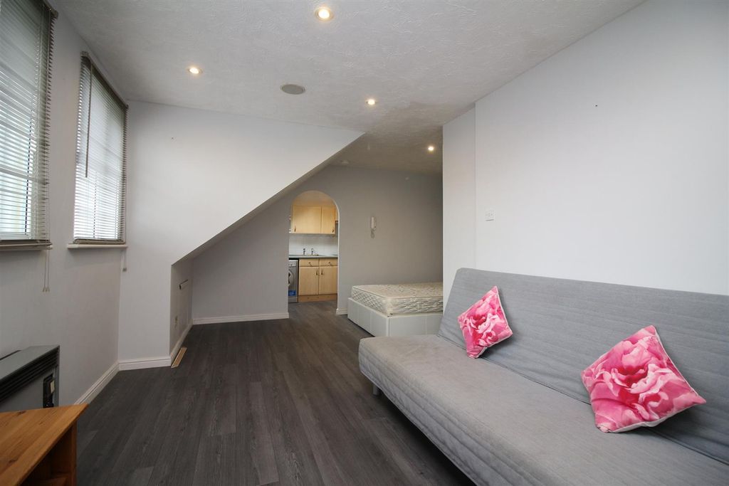 Property photo 2 of 7 Img_1695.Jpg