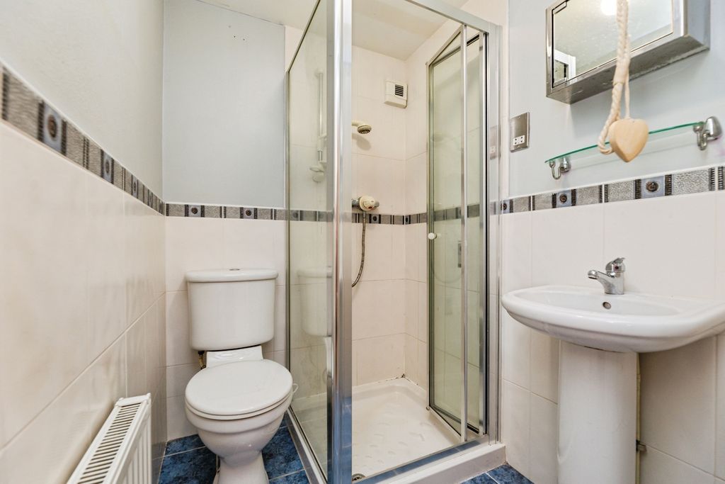 Property photo 3 of 17 Photo