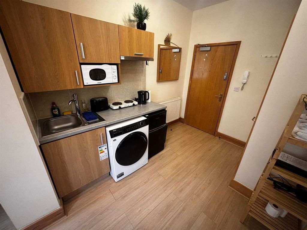 Property photo 3 of 6 Flat4d#.Jpg