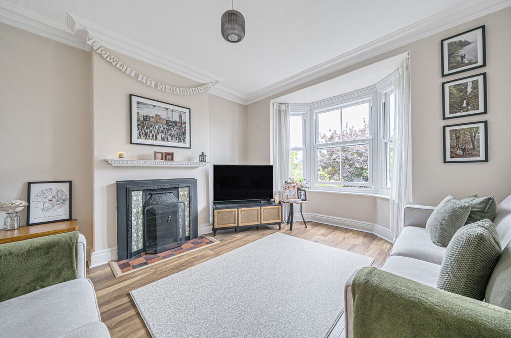 Property photo 2 of 21 1346279-15-68c2F1...