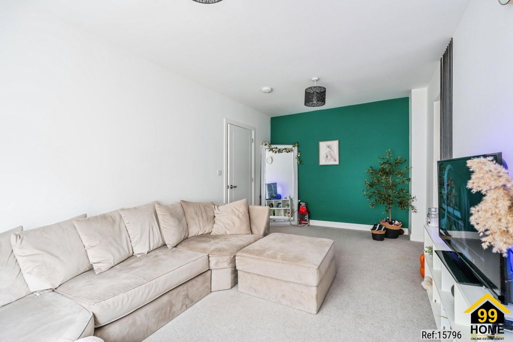 Property photo 3 of 20 Photo 2