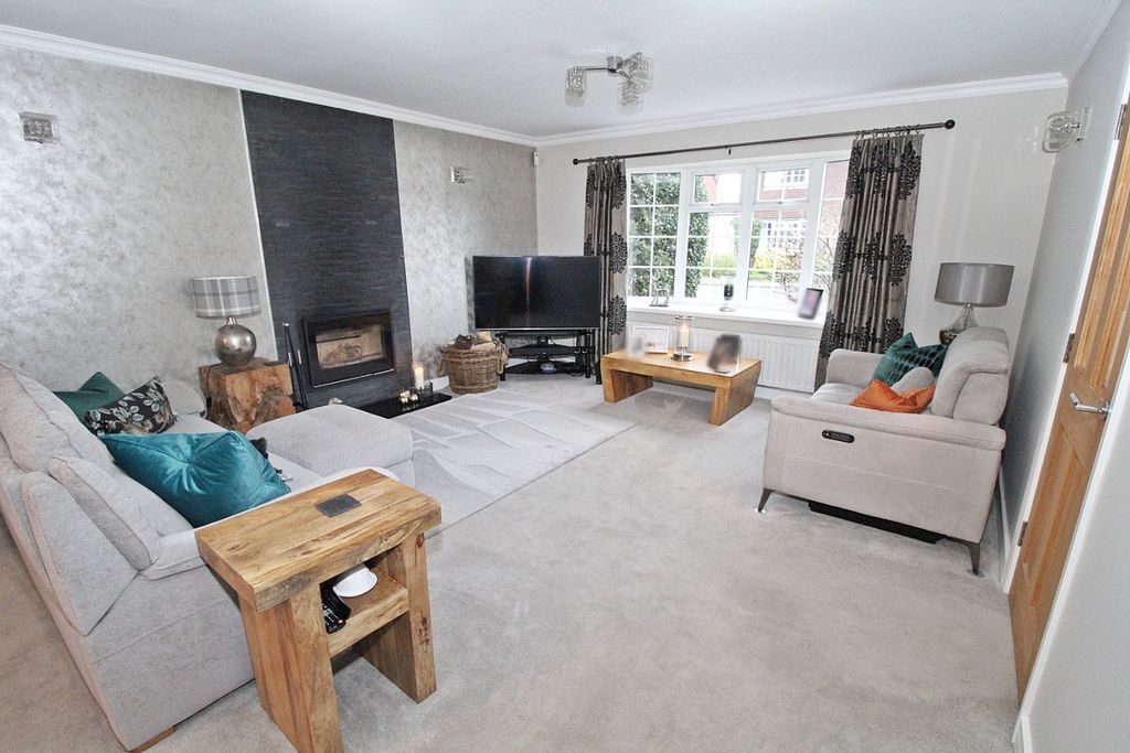 Property photo 2 of 24 924783