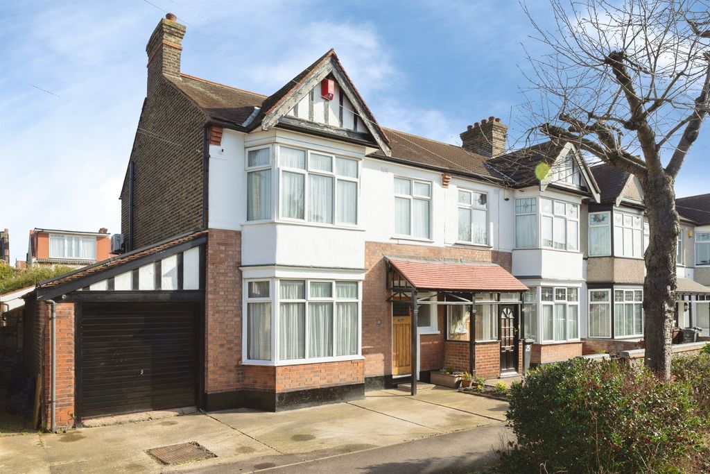 Property photo 1 of 17