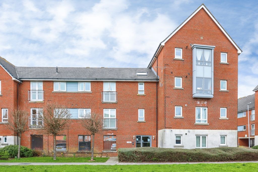 Property photo 1 of 16 External