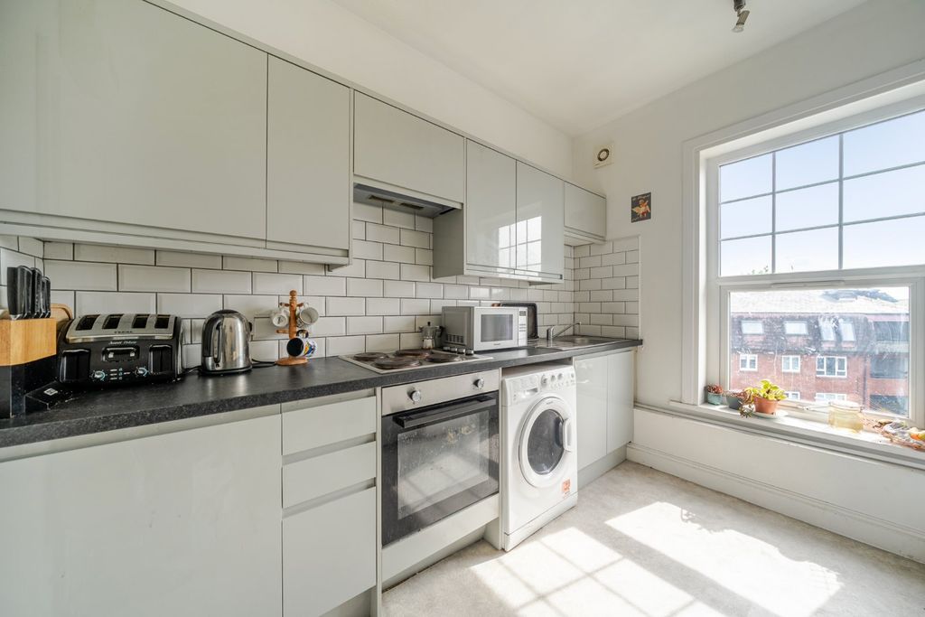 Property photo 3 of 7 Picture No. 18