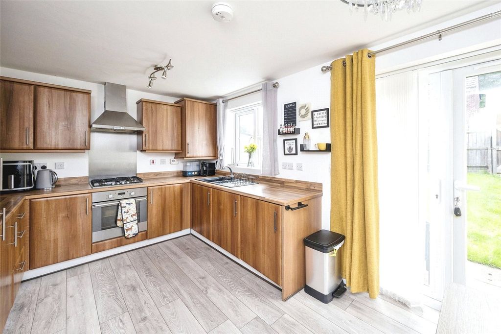 Property photo 3 of 15 Kitchen Diner
