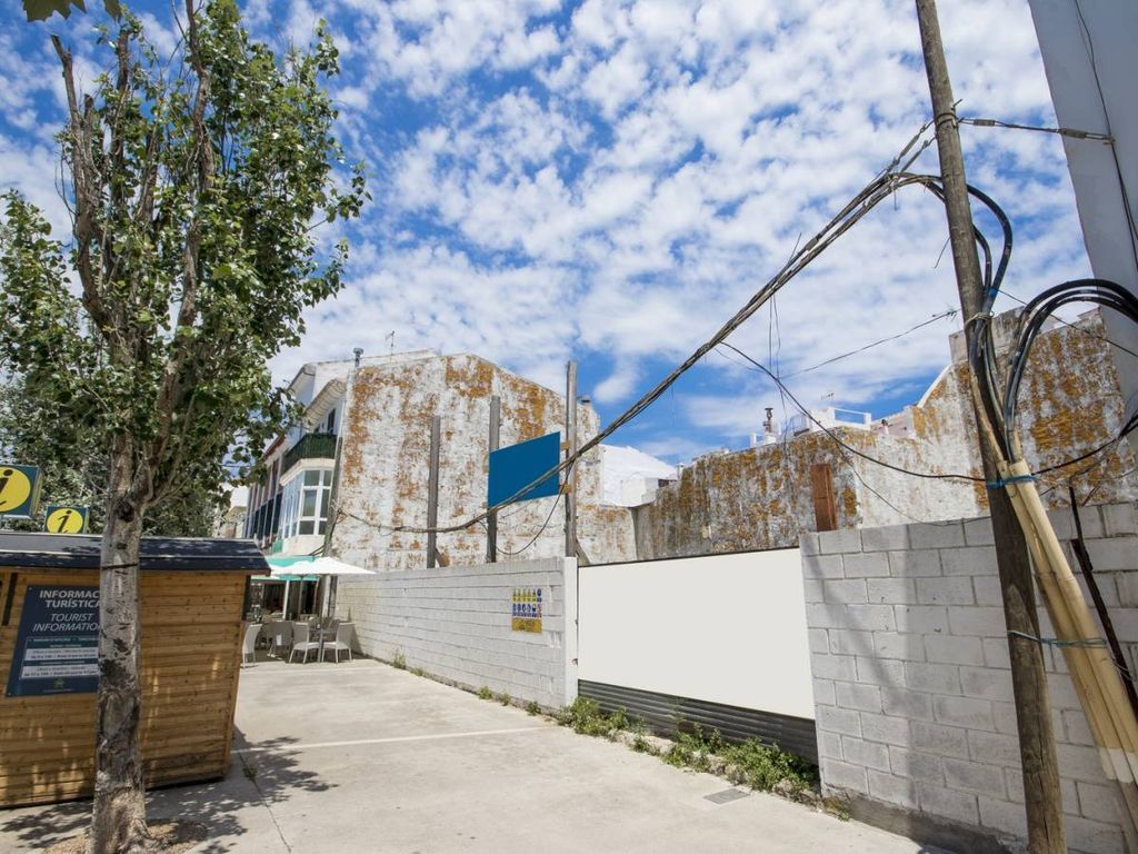 Property photo 2 of 19