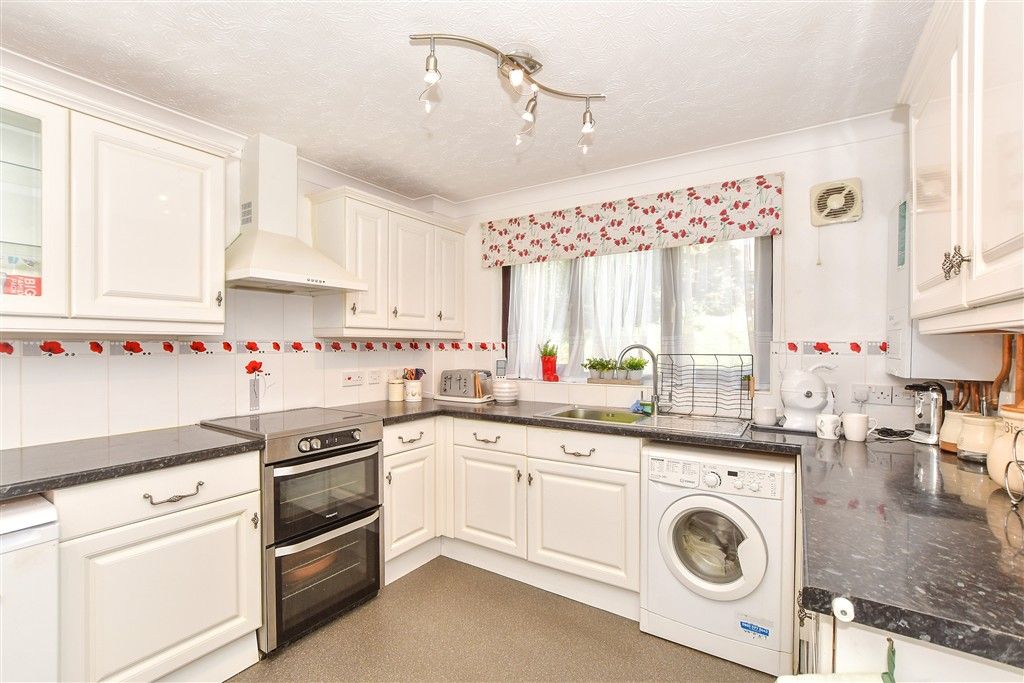 Property photo 3 of 15 Kitchen