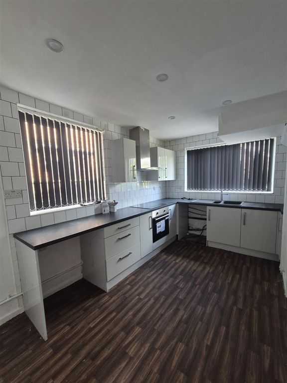 Property photo 3 of 13 Kitchen/Breakfast Room