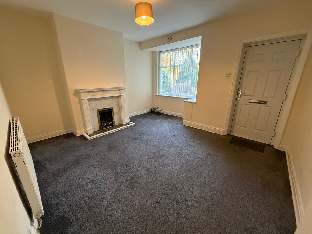 Property photo 2 of 16 Lounge