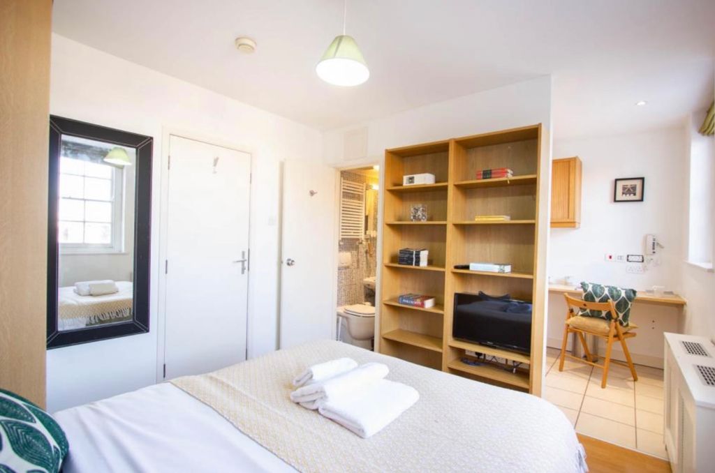 Property photo 3 of 6 4555532
